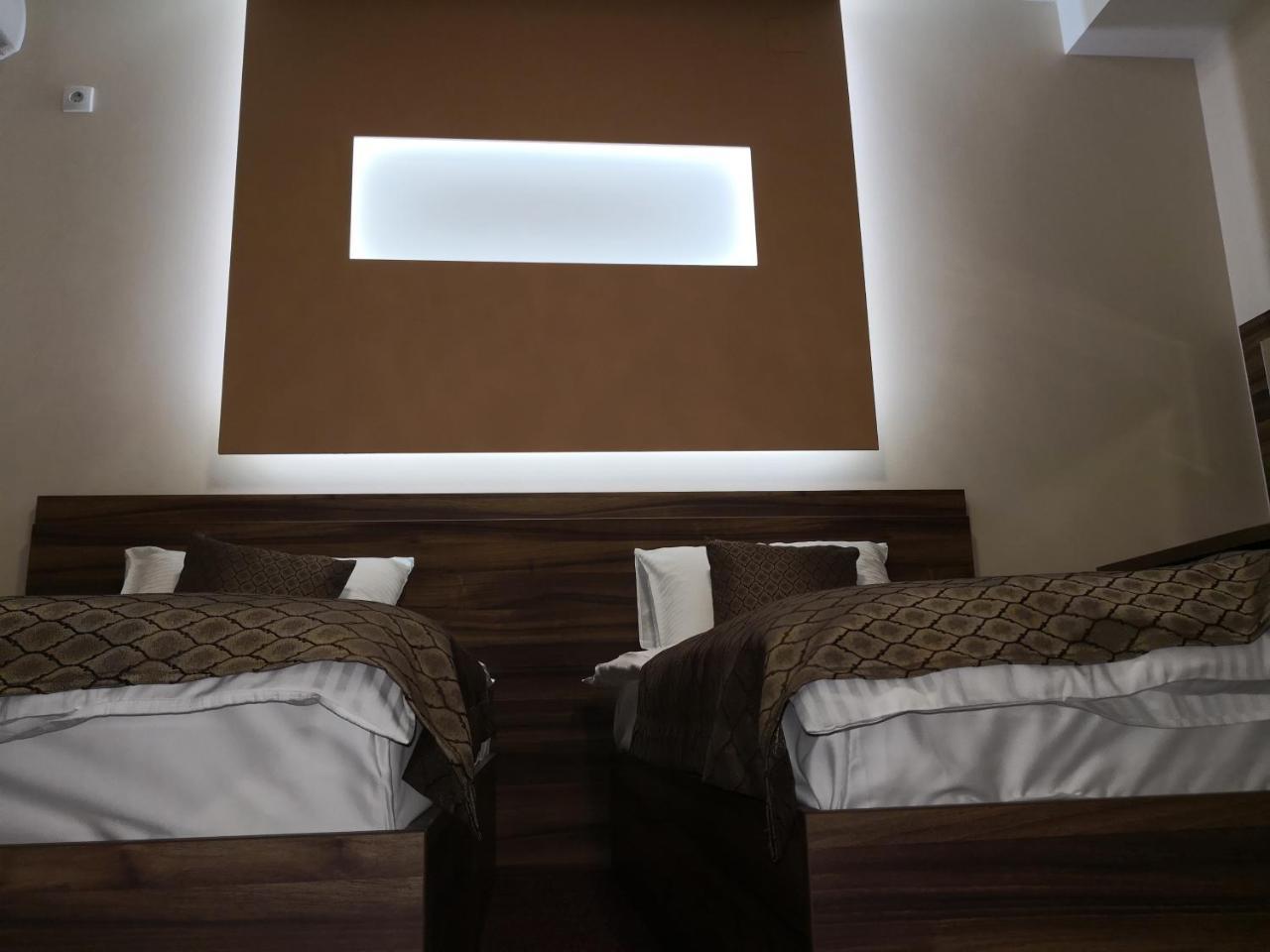 "Poseidon" Centar Aparthotel Stari Banovci Eksteriør bilde